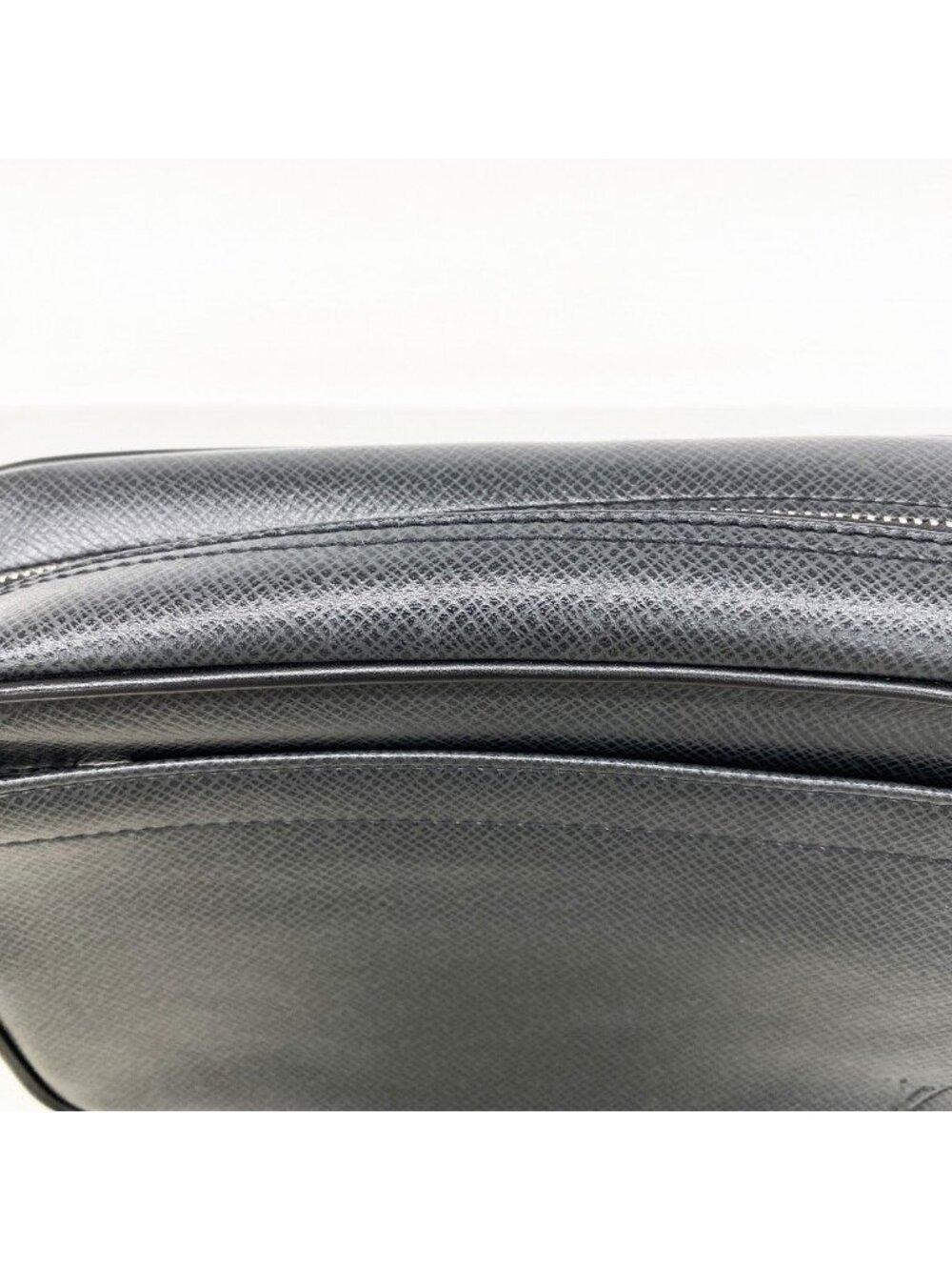 Louis Vuitton Clutch Taiga Ardoise - Picture 9 of 10